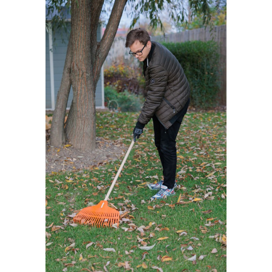 Rakes R132, 42, with handle 1.5 m Rakes R132, 42, with handle 1.5 m