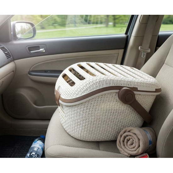 <p>The carrier is designed to provide maximum comfort to your pet while traveling. With features such as a solid closure system with a lock that ensures their safety inside, while the small opening allows you to give your pet more security without any risk of it escaping! Suitable for all types of small animals up to 10 kg.</p> <p>The carrier is designed to provide maximum comfort to your pet while traveling. With features such as a solid closure system with a lock that ensures their safety inside, while the small opening allows you to give your pet more security without any risk of it escaping! Suitable for all types of small animals up to 10 kg.</p>
