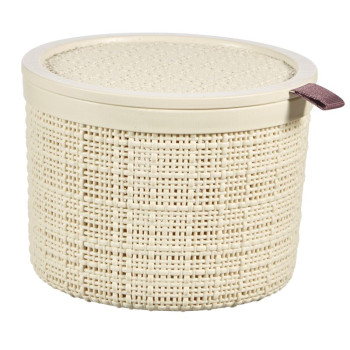 <p>The jute round basket with lid is a small 2-liter basket inspired by handmade textiles. Made of 100% recycled plastic, the small box is perfect for use in the office, bathroom or kitchen, just like the rest of the Jute edition.</p>